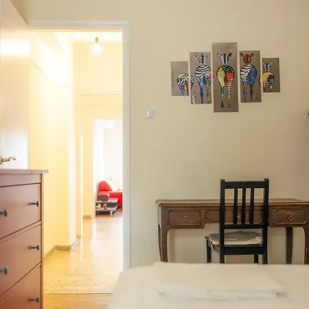 Stylish Hub In Downtown Apartment