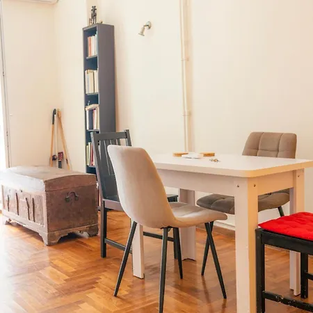 Apartment Stylish Hub In Downtown Athens