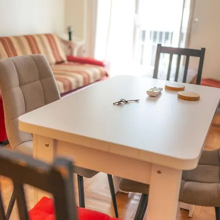 Stylish Hub In Downtown Athens
